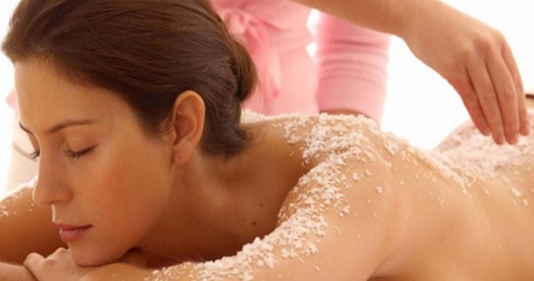 Razones para exfoliarte antes de tus vacaciones de verano