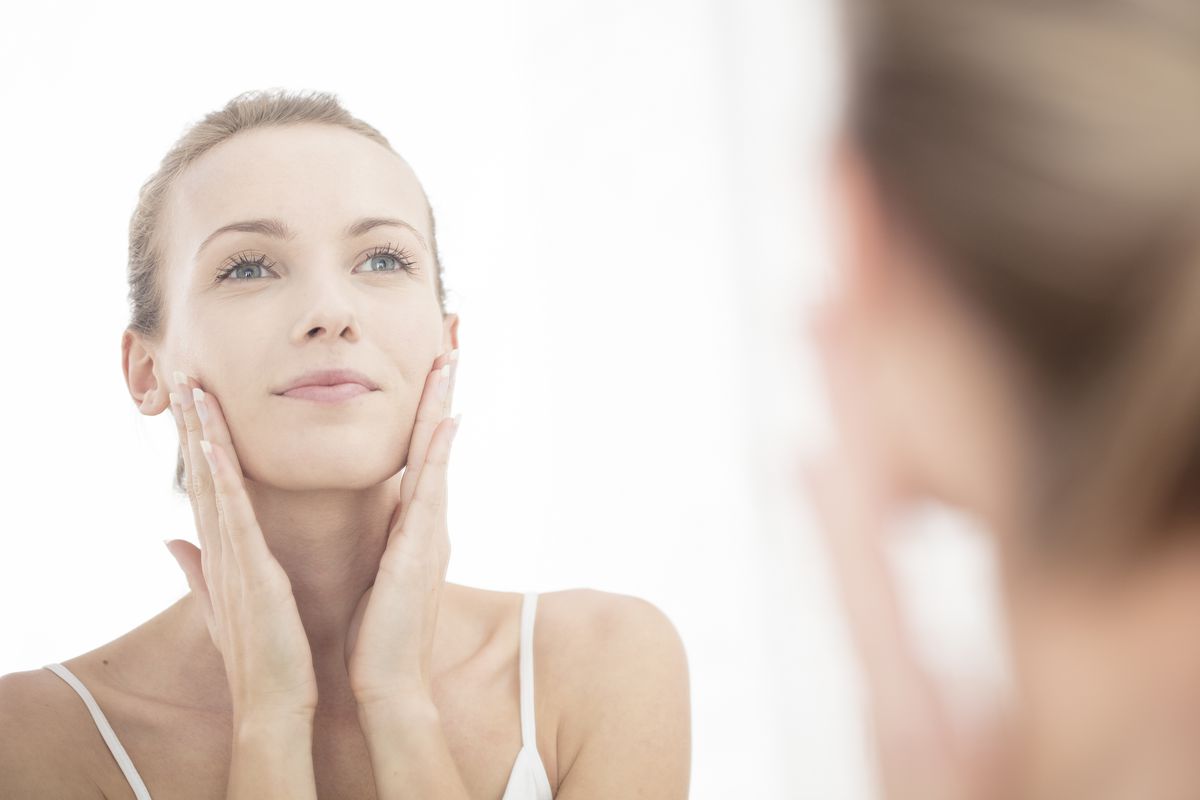 La hidratación facial, de cuello y de escote previene el envejecimiento